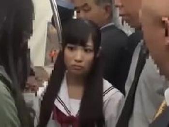 隣で義理の父親と肉親交尾してる妹を見てオナニーする姉