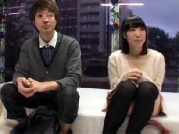 雅やかな雰囲気を醸し出すお姉さんとコンドーム非装着の膣内射精交尾→突かれたら痴女に変身する