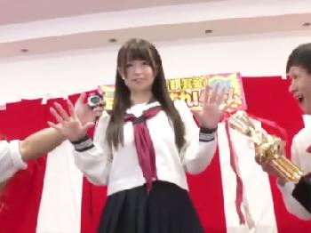 無茶ぶりルールのゲームに乗じてすんなり挿入された素人女子校生