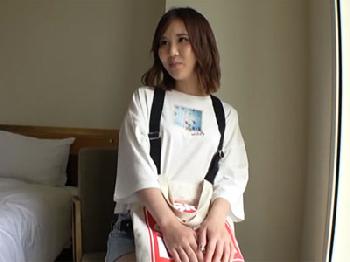 駅前ナンパで捕まえた素人娘を口説き落として即日ハメ