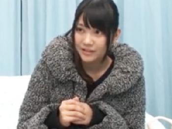 母性が溢れる黒髪お姉さんがミラー号で童貞を優しく筆おろし!!