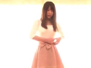 バリバリに緊張してる美少女→脱いだら巨乳の新人が初イキデビュー