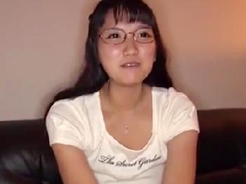 マゾ性癖全開なメガネ地味っ娘に精液全力ぶっかけ!!