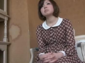 童顔ながら母乳が飛び散るほど巨乳の素人に制服着させて熱を帯びたハメ撮り