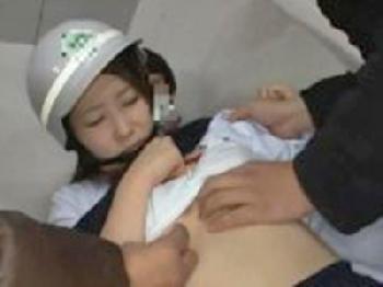 お利口さんにヘルメット通学してるピュア女子校生を拉致って強姦