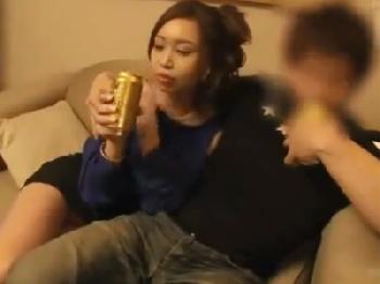 完全に酔っ払った素人美女と性行為して酩酊股間の穴にゴム無し孕ませ射精