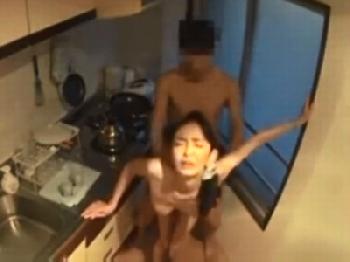 同じスーパーで働くパートのおばチャンを自宅に連れ込みハメた一部始終