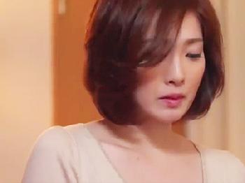 とても綺麗な母の性的欲望が辛抱の限界に付け込んで性奴隷調教を施した変態息子