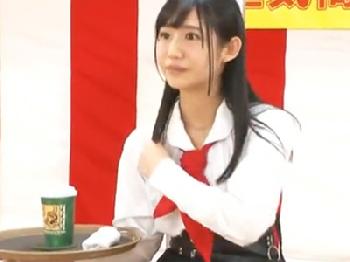 空気椅子で腰が砕けてズブリと挿入彼氏の前で膣射性交!!