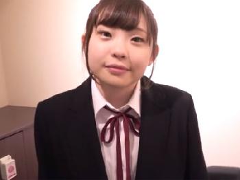 制服姿の童顔幼系娘が援交挿入で思う存分全力ピストンされてアヘ顔披露