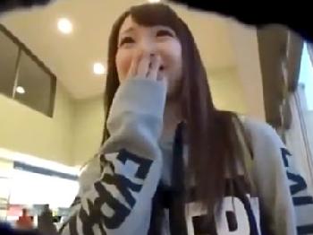 楽しそうにテニスしてた素人女子大生をナンパ→すんなり持ち帰りコンドーム非装着の膣内射精交尾できた件