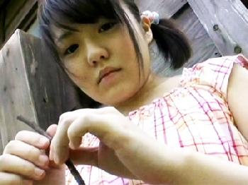 色っぽい淫らな人妻が接合部を粘り強く感じる刺激的なコンドーム非装着の膣内射精交尾