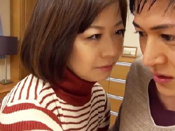 オナってた叔母を目撃してしまったら痴女られて避妊具なしで交尾