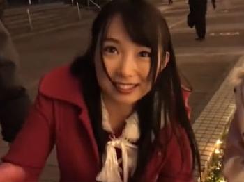 クリスマスナンパで捕まえた素人娘をサンタコスに着替えさせて即ズボ