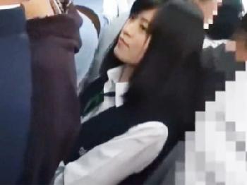 痴漢した女子校生を否応なしに降車させ駐車場に引きずり込み青姦強姦W