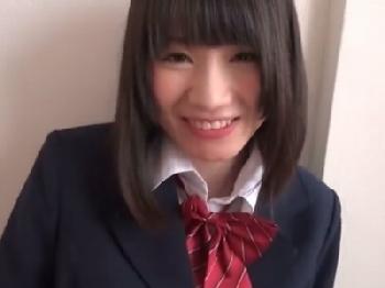 アイドル級な清楚系の女子校生が中年男のイチモツ挿入され初援交!!