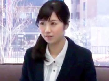 黒髪清楚な美女会社員が童貞の筆おろしに挑む!!