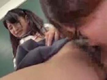 女子便所に盗撮カメラを仕掛ける変態先生が生徒を脅してSEX