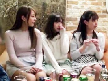 女子大生軍団をナンパしてラブホテルに連行!!王様ゲームから乱交パーティーW