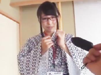 魅力的なとても綺麗な女性会社員が温泉旅館でのハメ撮りで性的欲望開放して恍惚エクスタシー