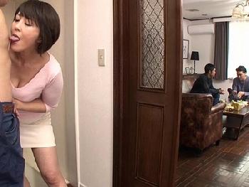 超絶ブラック企業に勤める会社員たち…しかし部長の奥さんはそれを上回るトンデモ絶倫痴女