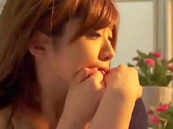 膣内へ直射精で寝取られてしまう巨乳の人妻