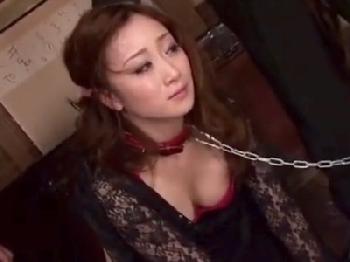程よく熟れた熟女が首輪を嵌められ冷酷非道な男達に調教される