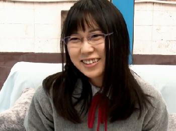 品行方正な眼鏡女子校生がマジックミラー号でズッポシ挿入されて喘ぎ狂い