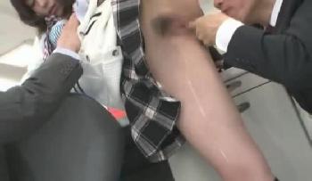 どんな状況ノーパンがバレて性的凌辱される女子校生