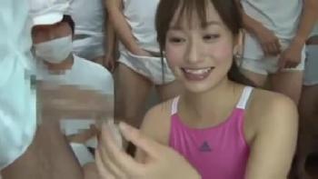 スクール水着を着たまま挿入されぶっかけされる美少女が猥褻