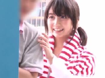 彼氏にぴったりくっついてた超清楚な彼女が数分後には他人棒の餌食にW