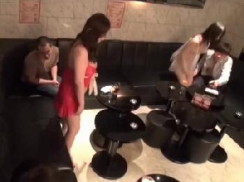 セクキャバでまさかのゴムなし中出し!!