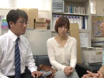 万引きの濡れ衣を着せられ寝取られた人妻が他人棒に夢中になっておかわり浮気→女性器の奥へ射精!!