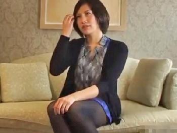 性的欲望が暴走寸前な素人人妻が快感求めて自ら密通交尾切望!!