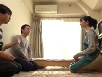 性的感度が凄く良好で快楽頂点に達する童顔美少女姉妹と乱交交尾