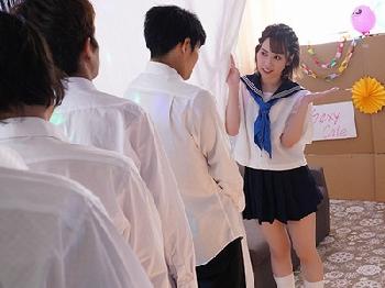 マジか!!学校祭の模擬店でピンサロ開始した小悪魔女子校生!!