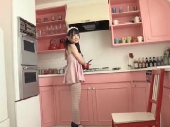 朝から黒髪ツインテールのメイドに無茶ぶりイラマ＆潮吹き電動マッサージ器