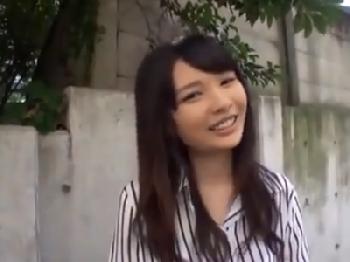 搾りたての美少女小便が評判の飲尿カフェでの抜きサービス