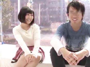 大学の友人同士の男女が踏み切るマジックミラー号SEX