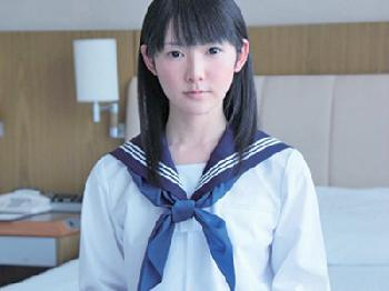 雛人形のように純和風な女子校生がミドルエイジ男性と援助交際SEX