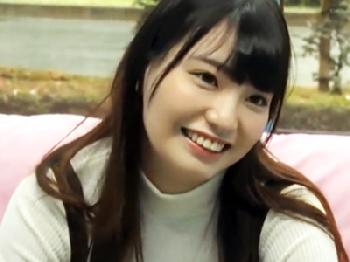 清楚な美少女女子大生がマジックミラー号で童貞男をリードして優しく筆おろし!!