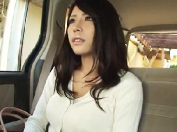 淡白な夫との性の営みでは満足できずに高学歴で高身長の巨乳人妻が浮気SEX!!