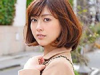 容姿端麗な若妻が久しぶりに感じる反り返ったペニスに大絶頂