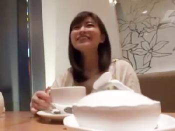 忘年会に行く前にサクッとハメ撮りSEXこなす超キュート美女!!