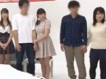 素人スワッピングゲームで賞金よりも肉棒に歓喜W