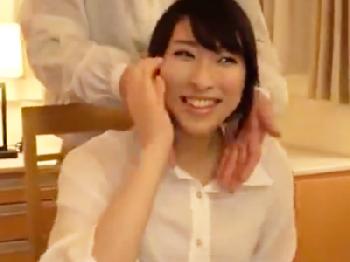 素人美女のオナニーでぐしょ濡れになった股間の穴に避妊具未装着で膣内射精