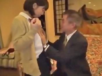 蓮実クレアにこんな責められたら逝ってまうやろ…耐えきれなかった夫のせいで妻が中出し寝取られ!!