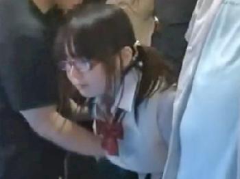 外道!!通学バスの中で痴漢男に性的暴行膣内射精される女子校生