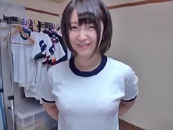 超キュートな美少女に体操着＆ブルマを着せて着衣セックス!!