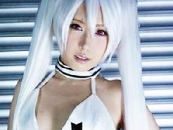 ペニスを挿入したがる変態アニメコスプレ美少女とハメ撮り